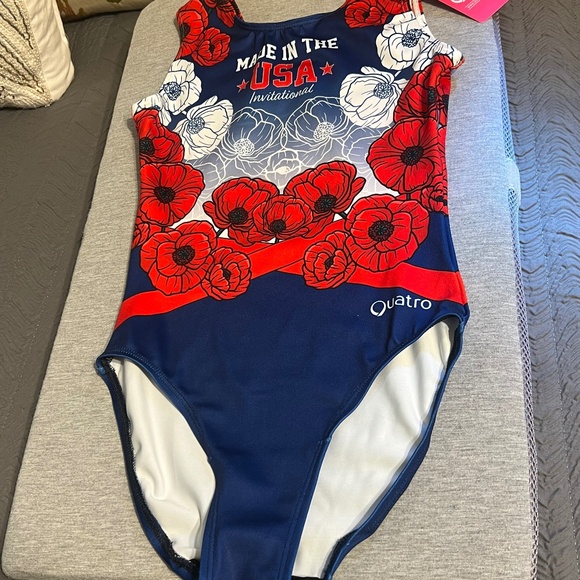 Quatro Leonard - Picture 1 of 10